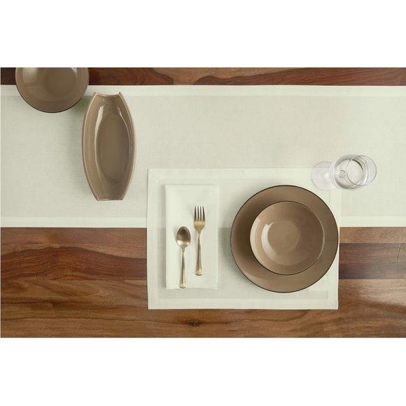 Solino Home Ivory Cloth Napkins Set of 6 - Cotton Linen Dinner Napkins 20 x 20 - Picture 2 of 5